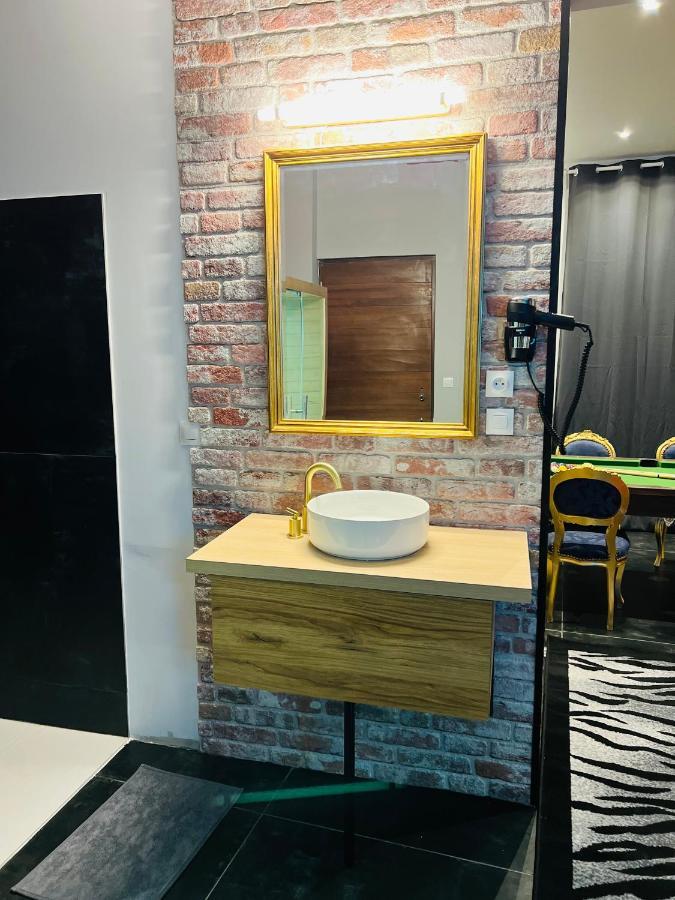 Capsule Street Art - Sauna- Jacuzzi - Playstation 5 - Billard - Netflix - Home Cinema - Terrasse Douai Ngoại thất bức ảnh