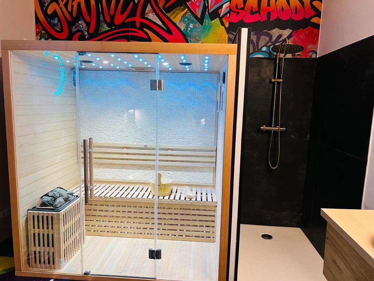 Capsule Street Art - Sauna- Jacuzzi - Playstation 5 - Billard - Netflix - Home Cinema - Terrasse Douai Ngoại thất bức ảnh